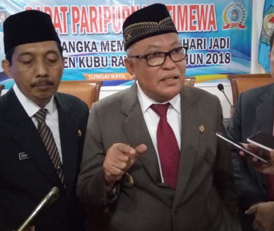 Bupati Konsisten Tuntaskan Pembangunan Jalan Poros Bupati H Rusman Ali dan Wabup Hermanus serta Pj Sekda Kubu Raya, H Odang Prasetyo