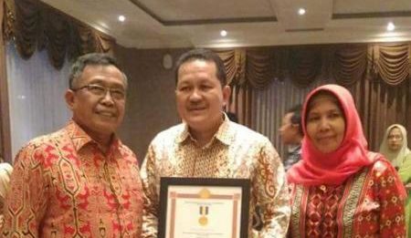 Bupati Raih Tanda Jasa Bakti Koperasi UKM