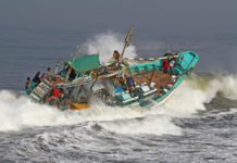 Sehari, Dua Kapal Terbalik