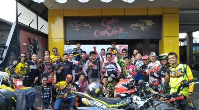 Puluhan Trail Ikut Nasional Honda Roadventure ROADVENTURE. Para peserta dari komunitas Honda di bawah naungan HWBC yang mengikuti Nasional Honda Roadventure, kemarin. Astra Motor for RK