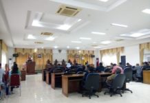 APBD 2019 Diproyeksi Rp1,1 Triliun RP1,1 TRILIUN. Sidang Paripurna Pengantar KUA PPAS APBD 2019 di Gedung DPRD Sekadau, Senin (23/7). Dalam sidang tersebut, APBD Sekadau 2019 diproyeksi mencapai Rp1,1 triliun. Abdu Syukri