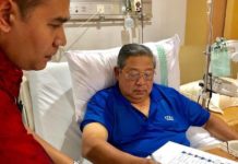 Politik Sejuk DIRAWAT DI RSPAD. Ketua Umum Partai Demokrat, Susilo Bambang Yudhoyono, meneken berkas calon legislatif ketika dirawat di RSPAD Jakarta. Instagram Ani Yudhoyono