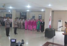 Akui Kesalahan, Sunario Minta Maaf SERTIJAB. Irjen Pol Didi Haryono pimpin upacara serah terima jabatan Kapolres Ketapang dan Singkawang di Mapolda Kalbar, Senin pagi (16/7)