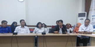 Launching Website, Facebook, dan Instagram Pemkab Sintang MEDIA SOSIAL PEMKAB. Launching Website, Facebook dan Instagram Humas Pemkab Sintang di ruang rapat Sekretariat Daerah, Rabu (4/7). Benidiktus Krismono-RK