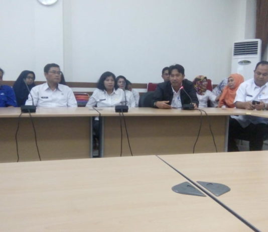 Launching Website, Facebook, dan Instagram Pemkab Sintang MEDIA SOSIAL PEMKAB. Launching Website, Facebook dan Instagram Humas Pemkab Sintang di ruang rapat Sekretariat Daerah, Rabu (4/7). Benidiktus Krismono-RK