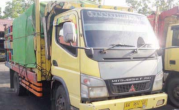 Tak Dilengkapi Dokumen, 200 Karung Bawang Putih Malaysia Diamankan BARANG BUKTI. Truk bermuatan bawang masih ditahan di Polres Bengkayang, serta salah satu tersangka menjalani pemeriksaan, Jumat (20/7)--Kurnadi