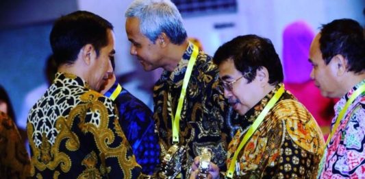 TPID Kalbar Terbaik se Kalimantan TERBAIK SE KALIMANTAN. Pj Gubernur Kalbar Dodi Riyadmadji menerima penghargaan TPID Terbaik se Kalimantan yang diserahkan Presiden RI Joko Widodo di Jakarta, Kamis (26/7). Humas Pemprov for RK