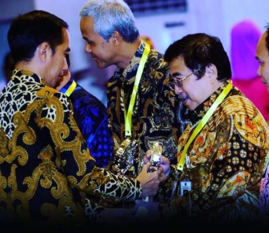 TPID Kalbar Terbaik se Kalimantan TERBAIK SE KALIMANTAN. Pj Gubernur Kalbar Dodi Riyadmadji menerima penghargaan TPID Terbaik se Kalimantan yang diserahkan Presiden RI Joko Widodo di Jakarta, Kamis (26/7). Humas Pemprov for RK