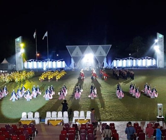 Mempawah Wakili Kalbar di MTQ Nasional Kepala Biro Kesejahteraan Rakyat (Kesra) Provinsi Kalbar, Mahmudah mewakili Pejabat Sementara (Pj) Gubernur Kalbar menutup Musabaqah Tilawatil Quran (MTQ) XXVII tingkat Provinsi Kalbar Tahun 2018, Jumat (6/7) malam GOR Opu Daeng Menambon Kabupaten Mempawah. Ari Sandy