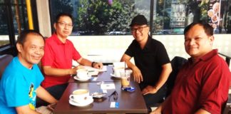 Energi Ramah untuk Ketapang DISKUSI SOAL ENERGI. Dari kiri ke kanan: Penulis bersama Paulus Wahono, Widi Nugroho dan M Budi Santoso. Jto for Rakyat Kalbar