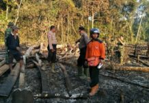 Asap Jangan Ganggu Asean Games HOTSPOT. Tim Karhutla Kabupaten Landak turun di lokasi yang terdapat hotspot, kemarin. BPBD Landak for RK