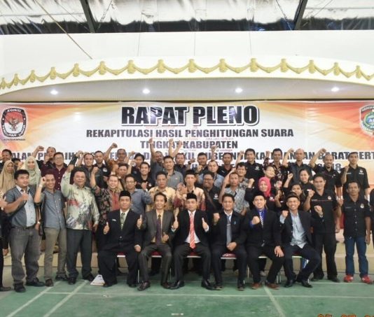 Tim Rahmad-Ridwan Tak Hadiri Pleno KPU Mempawah PLENO PILBUP. KPU Kabupaten Mempawah menggelar Rapat Pleno Rekapitulasi Penghitungan Suara Pemilihan Bupati-Wakil Bupati (Pilbup) Mempawah, Kamis (5/7) di Motel Jumbo, Kecamatan Sungai Pinyuh.