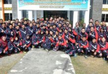 127 Pelajar Mempawah Berlaga di Popda Kalbar LEPAS ATLET. Bupati Mempawah, Ria Norsan melepas atlet Kabupaten Mempawah di Kantor Disdikporapar Mempawah, Senin (16/7) pagi. Mereka akan berlaga dalam Popda Kalimantan Barat Tahun 2018 di Kota Pontianak. Ari Sandy