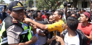 Deklarasi #2019Ganti Presiden di Tugu Pahlawan Ricuh