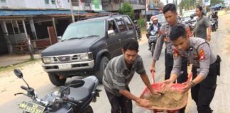 CPO Tumpah di Jalan, Lima Kendaraan Tergelincir