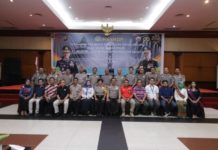 Sumber Informasi, Polri Butuh Media Massa FOTO BERSAMA. Pembukaan Workshop Penguatan Tim Media Sosial dan media Online digelar Humas Mabes Polri di Wilayah Hukum Polda Kalbar di Ballroom Hotel Kapuas Palace, Pontianak, Selasa (7/8). Humas Polda for RK