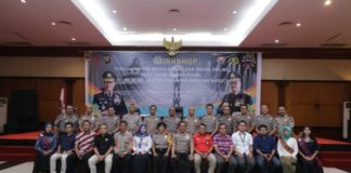 Sumber Informasi, Polri Butuh Media Massa FOTO BERSAMA. Pembukaan Workshop Penguatan Tim Media Sosial dan media Online digelar Humas Mabes Polri di Wilayah Hukum Polda Kalbar di Ballroom Hotel Kapuas Palace, Pontianak, Selasa (7/8). Humas Polda for RK