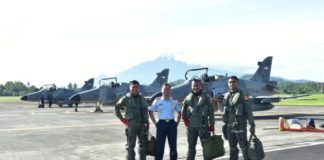 Tingkatkan Profesional dan Kesiapsiagaan Seluruh Unsur Pertahanan Udara PENERBANG. Para penerbang Hawk 100/200 Skadron Udara 1 Elang Khatulistiwa transit di Lanud Samratulangi, Manado, Sulawesi Utara, saat latihan Elang Jelajah, Senin (30/7)--Penerangan Lanud Supadio for RK