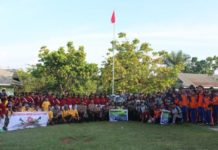 Bantu Siswi Sakit, Drum Band di Ngabang Galang Dana USAI KUMPULKAN SUMBANGAN. Foto bersama drum band pelajar dari Ngabang, setelah melakukan penggalangan dana. Ester for Rakyat Kalbar