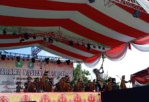 Yogyakarta dan Papua Berminat Jadi Tuan Rumah Berikutnya LOMBA ETNIK. Penampilan peserta dari Papua Barat pada lomba etnik di event Pesparawi XII di Rumah Radakng, Kamis (2/8). Rizka Nanda