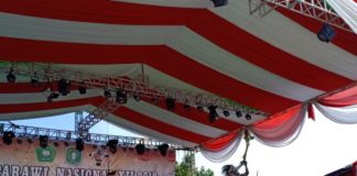 Yogyakarta dan Papua Berminat Jadi Tuan Rumah Berikutnya LOMBA ETNIK. Penampilan peserta dari Papua Barat pada lomba etnik di event Pesparawi XII di Rumah Radakng, Kamis (2/8). Rizka Nanda