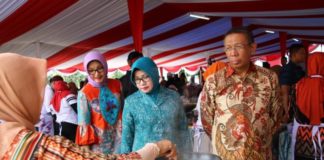 Kuliner Pontianak Luar Biasa, tapi Minim Promosi MENINJAU. Sutarmidji melihat peserta yang mengikuti Lomba Memasak Ikan Nusantara 2018 di Taman Alun Kapuas, Kamis (9/8). Maulidi Murni-RK
