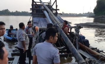 Polres Sekadau Bubarkan Aktivitas PETI di Sungai Kapuas