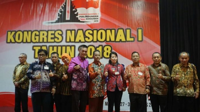 Bupati Sekadau, Rupinus SH MSi oto bersama sejumlah kepala daerah yang mengikuti Kongres Nasional I Perlindungan Konsumen Tahun 2018 di Ballroom The Balava Hotel, Malang, Jawa Timur, Senin (27/8). Yusak Humas Pemkab Sekadau for Rakyat Kalbar