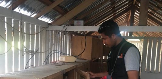 Bebek dan Sayur Pengubah Nasib KOTAK PENETAS TELUR. Tim Lazismu memeriksa kotak penetas telur bebek di Kampung Jawa Kabupaten Seram Bagian Barat, yang akan diproduksi untuk membantu masyarakat di Huameteno, Kabupaten Maluku Tengah. Jto