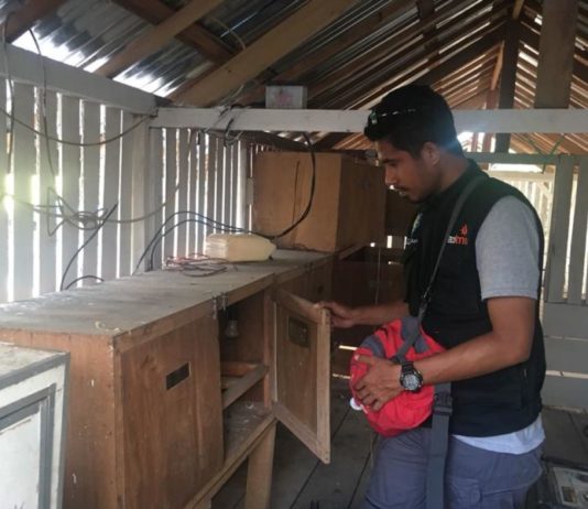 Bebek dan Sayur Pengubah Nasib KOTAK PENETAS TELUR. Tim Lazismu memeriksa kotak penetas telur bebek di Kampung Jawa Kabupaten Seram Bagian Barat, yang akan diproduksi untuk membantu masyarakat di Huameteno, Kabupaten Maluku Tengah. Jto