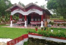 Kisah Seorang Pensiunan Guru di Landak Menunjukkan Nasionalismenya MERAH PUTIH. Pensiunan guru di Landak mengecat seisi rumah dan pekarangannya menjadi merah putih, belum lama ini—FB Markus Dodadu