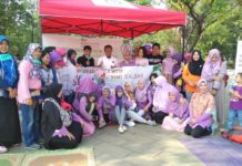 Menyusui Buat Ibu-ibu Galau, Takut Berat Badan Naik DIABADIKAN. Sidiq Handanu Widoyono pengurus dan anggota AIMI Kalbar di Taman Digulis Untan, Pontianak, Minggu pagi (12/8). Suci Nurdini Setiowati-RK