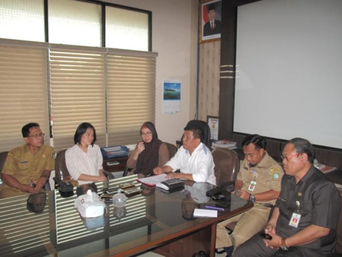 KONFERENSI PERS. KOMDA KIPI bersama Dinas Kesehatan Kalbar dan Kota Pontianak saat melakukan konferensi pers di ruangan Sekretaris Dinkes Kalbar, Senin (13/8). Maulidi Murni-RK