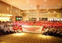 1.200 Polwan dan Bhayangkari Nobar Film Pendakian Gunung Cartens