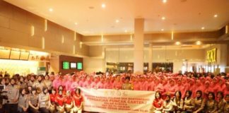 1.200 Polwan dan Bhayangkari Nobar Film Pendakian Gunung Cartens