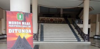 APBD Kalbar 2019 Ditunda Paripurna Ditunda. Paripurna DPRD Provinsi Kalbar dengan agenda penandatanganan nota kesepakatan antara Pemerintah Provinsi Kalbar dan DPRD Provinsi Kalbar tentang KUA dan PPAS APBD Provinsi Kalbar Tahun Anggaran 2019 ditunda, Rabu (15/8). Zainudin/RK.