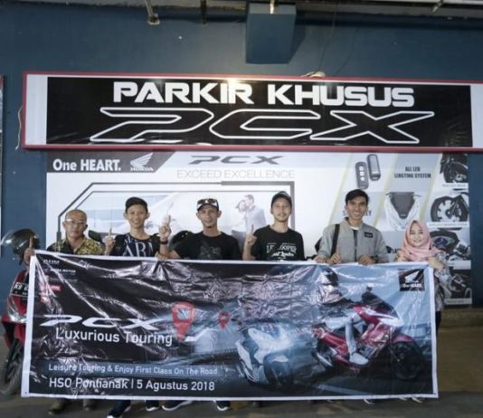 Pecinta Honda PCX 150 Ramaikan PCX Scooter Ride HONDA PCX 150. Beberapa peserta Honda PCX 150 meramaikan PCX Scooter Ride atau yang telah melakukan touring, kemarin. Astra for RK