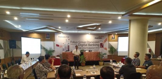 Bank Mandiri Sasar Perdagangan Ritel FGD. Suasana Focus Group Discussion bertajuk ‘Peran Serta Digital Banking Pada Sektor Perdagangan Retail’ yang digelar di Hotel Golden Tulip, Pontianak, Rabu (15/8). Rizka Nanda-RK