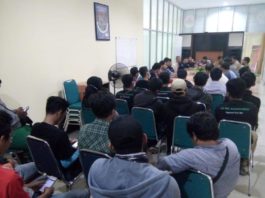 BENTUK POSKO. suasana pembentukan posko gabungan di kantor BPBD Kota Pontianak, Senin (20/8). Bangun Subekti-RK