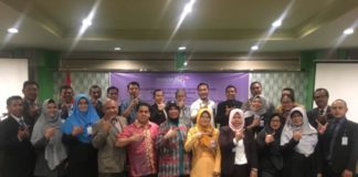 Uji Kompetensi Profesi Bagi Karyawan Hotel dan Restoran UJI KOMPETENSI. Foto bersama saat dilaksanakan uji kompetensi profesi di Hotel Kini Pontianak, Jumat (24/8). Nova Sari-RK
