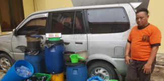 Pabrik Miras Digerebek, Polisi Temukan Ratusan Liter Arak dan Tajuk