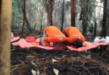 Hujan Deras Disambut Syukur DOA. Para relawan berdoa agar hujan segera turun dan seluruh bencana kabut asap 2018 dapat segera teratasi, di belakang Farmasi Untan, Sepakat 2, Pontianak, belum lama ini.