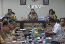 36 Tersangka Pembakar Lahan ASISTENSI. Kegiatan asistensi Polda Kalbar dengan Kalemdikpol Polri Komjen Pol Unggung Cahyono di aula Tribrata Mapolda Kalbar, Kamis (30/8). Humas Polda Kalbar for RKASISTENSI. Kegiatan asistensi Polda Kalbar dengan Kalemdikpol Polri Komjen Pol Unggung Cahyono di aula Tribrata Mapolda Kalbar, Kamis (30/8). Humas Polda Kalbar for RK