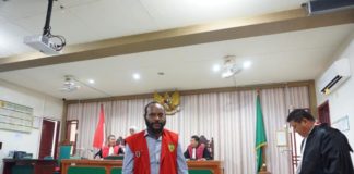 Sebut Dakwaan Perkara Dugaan Candaan Bom Tak Jelas USAI SIDANG. FN usai sidang permohonan eksepsi di PN Mempawah, Selasa (21/8) lalu—Ocsya Ade CP