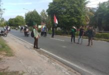 HMI dan Warga Mempawah Galang Bantuan GALANG BANTUAN. Peduli kepada korban gempa di Lombok Provinsi NTB dan Bali, Selasa (7/8), HMI Cabang Mempawah bersama masyarakat melakukan penggalangan dana bantuan di Jalan Opu Daeng Manambon, Mempawah.