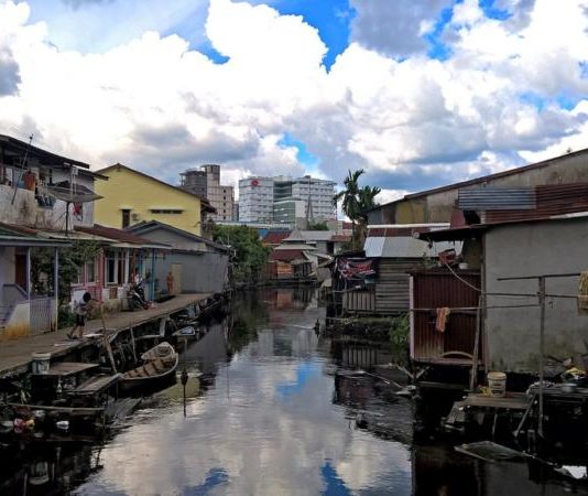 Bangun Rumah di Atas Parit Tokaya