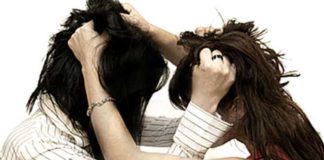 Dua Kelompok Ibu-ibu Sosialita Saling Cakar di RM Dapur Kepiting