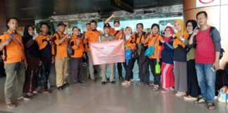 Bawa Misi Kemanusian, Bantu Korban Gempa MISI KEMANUSIAAN. Relawan Relindo Kalbar berada di Bandara Supadio Kubu Raya yang siap berangkat ke Lombok, NTB, Selasa (14/8). Agus Harianto for RK