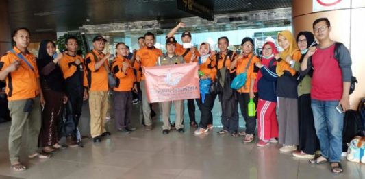 Bawa Misi Kemanusian, Bantu Korban Gempa MISI KEMANUSIAAN. Relawan Relindo Kalbar berada di Bandara Supadio Kubu Raya yang siap berangkat ke Lombok, NTB, Selasa (14/8). Agus Harianto for RK