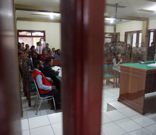 ‘Awas Bu’, Bukan ‘Awas Bom’